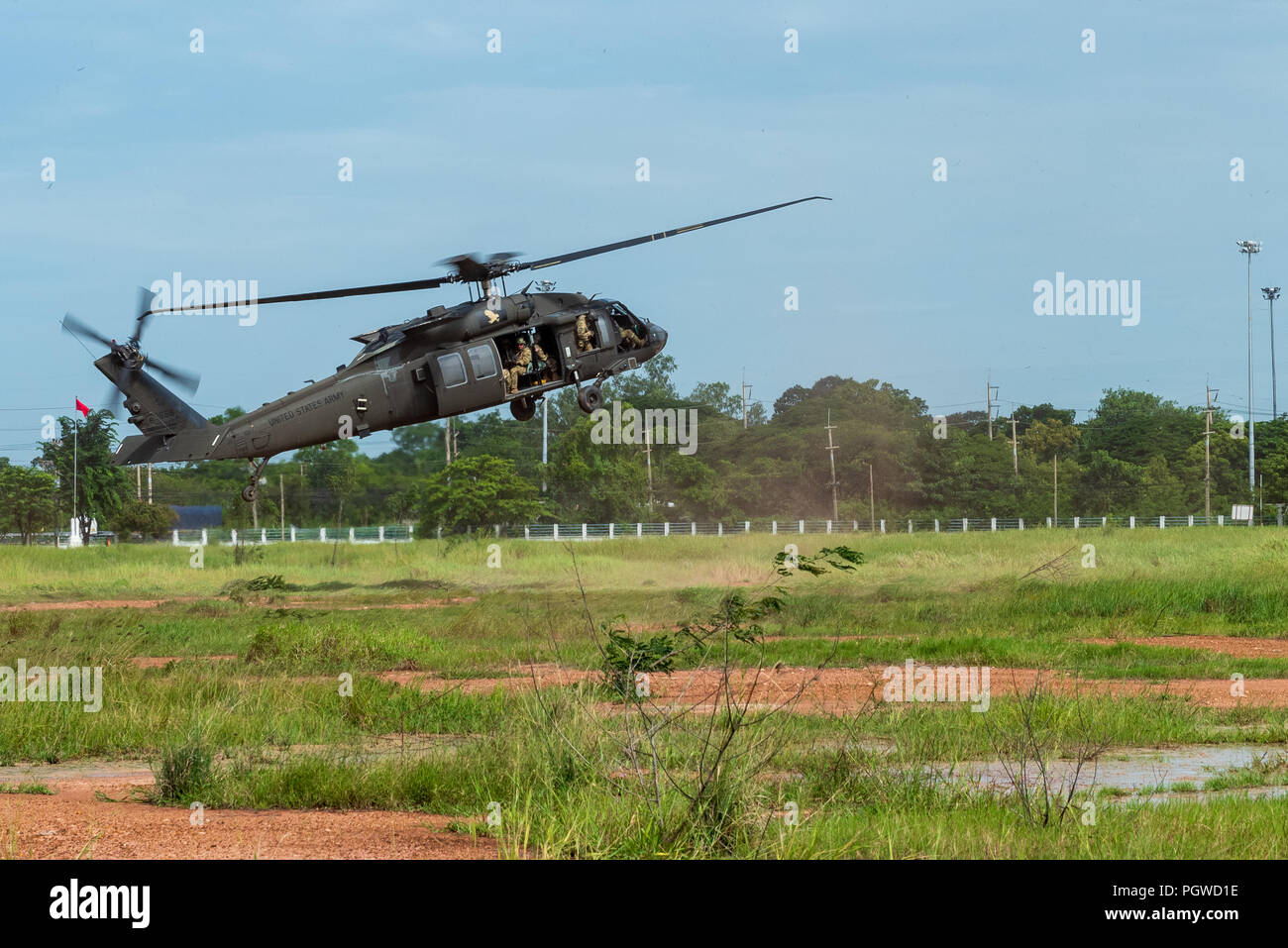 Idaho Army National Guard and Montana Army National Guard Soldiers from the 116th Cavalry Brigade Combat Team conduct a live-fire exercise with Royal Thai Army Soldiers at the Cavalry Center in Thailand’s Saraburi province Aug. 28, the final Hanuman Guardian 2018 training event for infantry Soldiers from both forces. Hanuman Guardian 2018, Aug. 20 – 30, builds capabilities of both armies while increasing the interoperability of U.S. and Thailand forces, longtime allies. More than 150 U.S. Army and 350 Army National Guard Soldiers and 350 Royal Thai Army Soldiers are participating in the traini Stock Photo