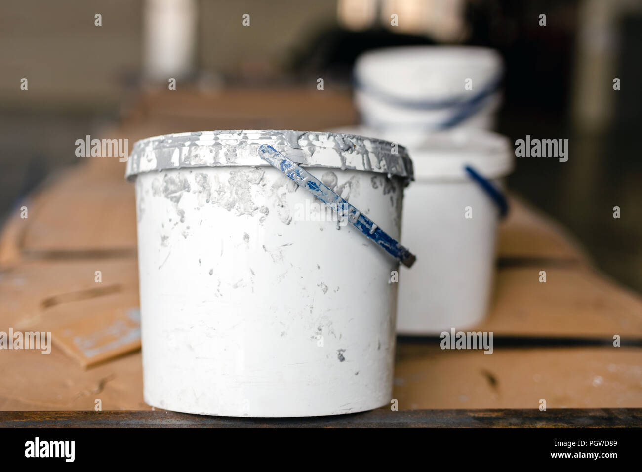 used plastic buckets with lids