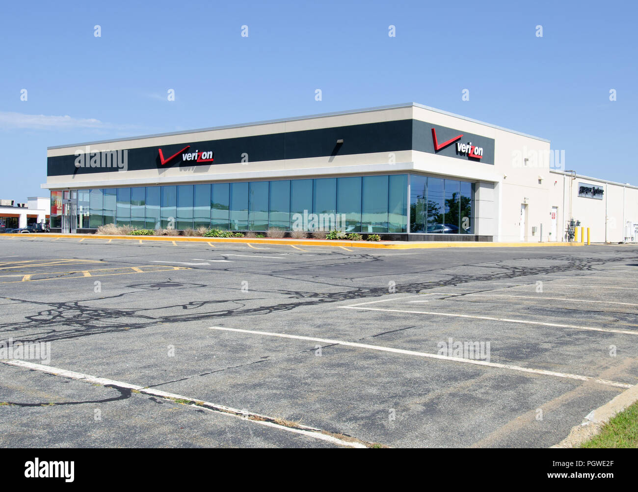 Verizon phone store in Hyannis, Massachusetts USA Stock Photo