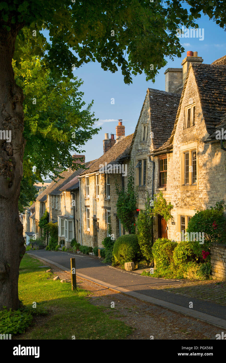 Row of old homes in Burford, the Cotswolds, Oxfordshire, England Stock Photo