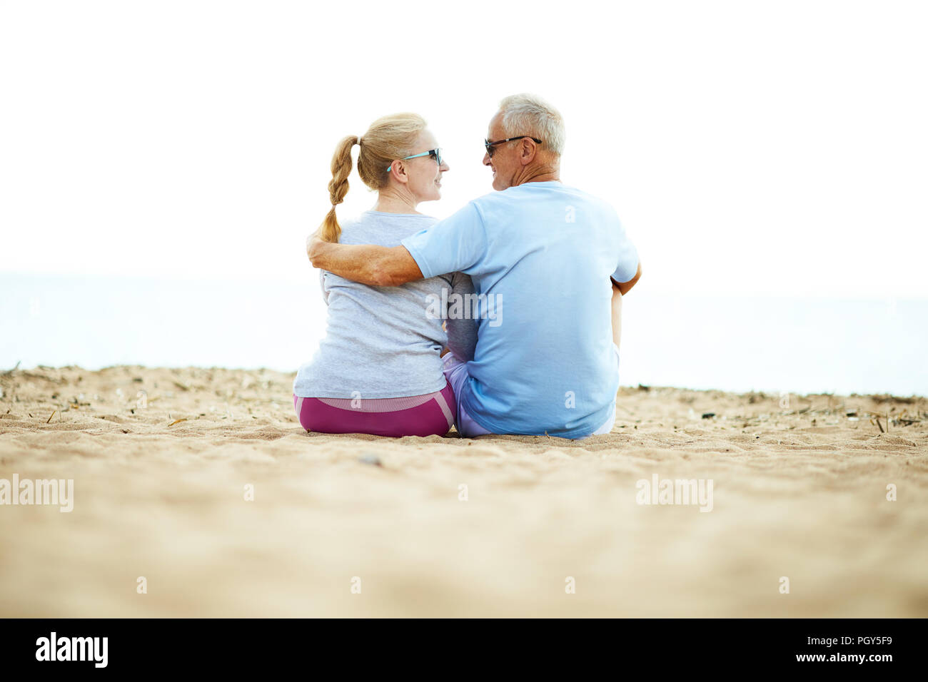 Back view aged spouses hi-res stock photography and images - Alamy