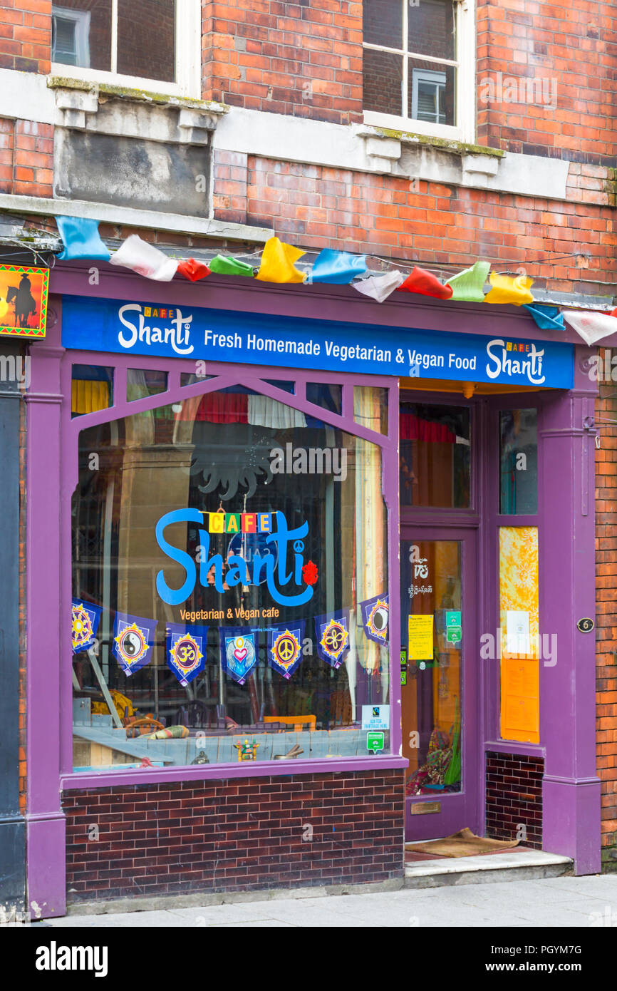Cafe shanti lincoln hires stock photography and images Alamy