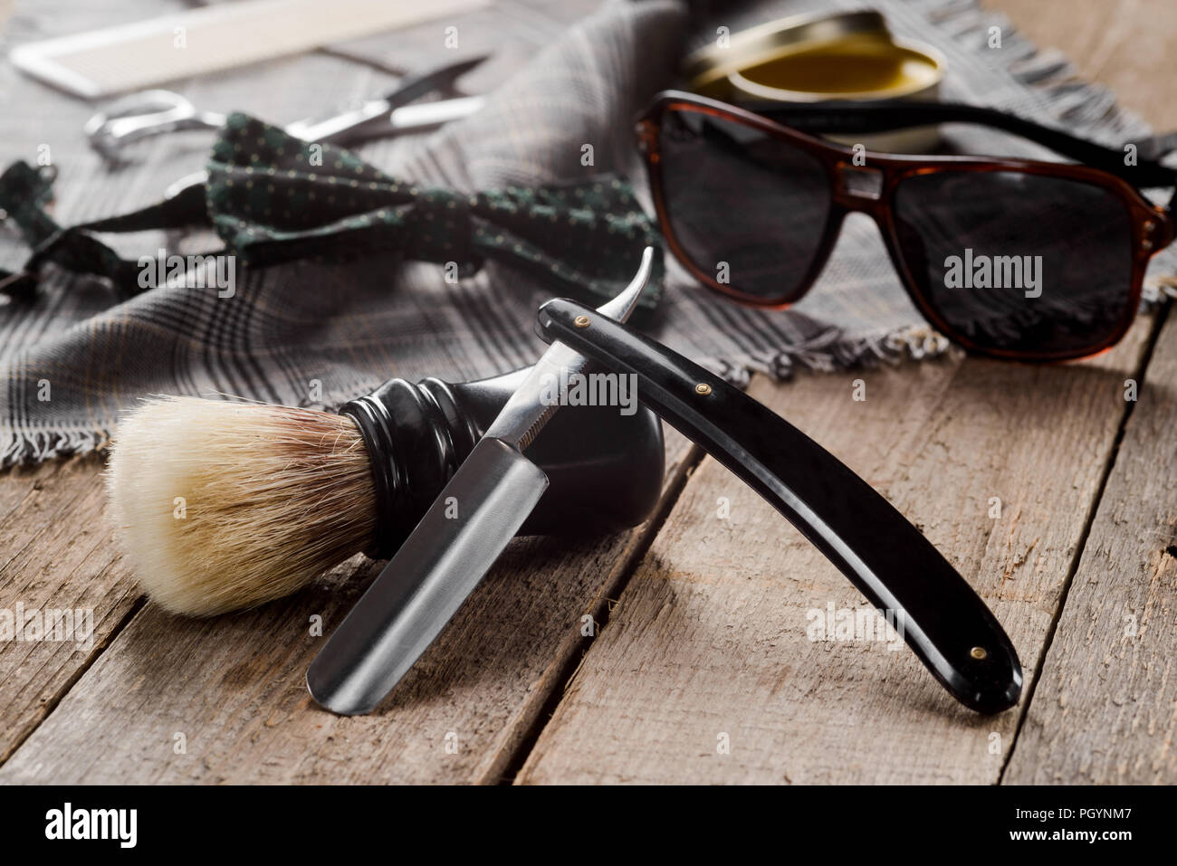 Straight razor and brush Stock Photo Alamy