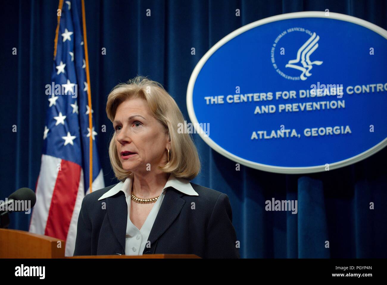Senior press officer Bernadette Burden briefing at the Centers for Disease Control (CDC) headquarters, Atlanta, Georgia, 2009. Image courtesy Centers for Disease Control / James Gathany. () Stock Photo