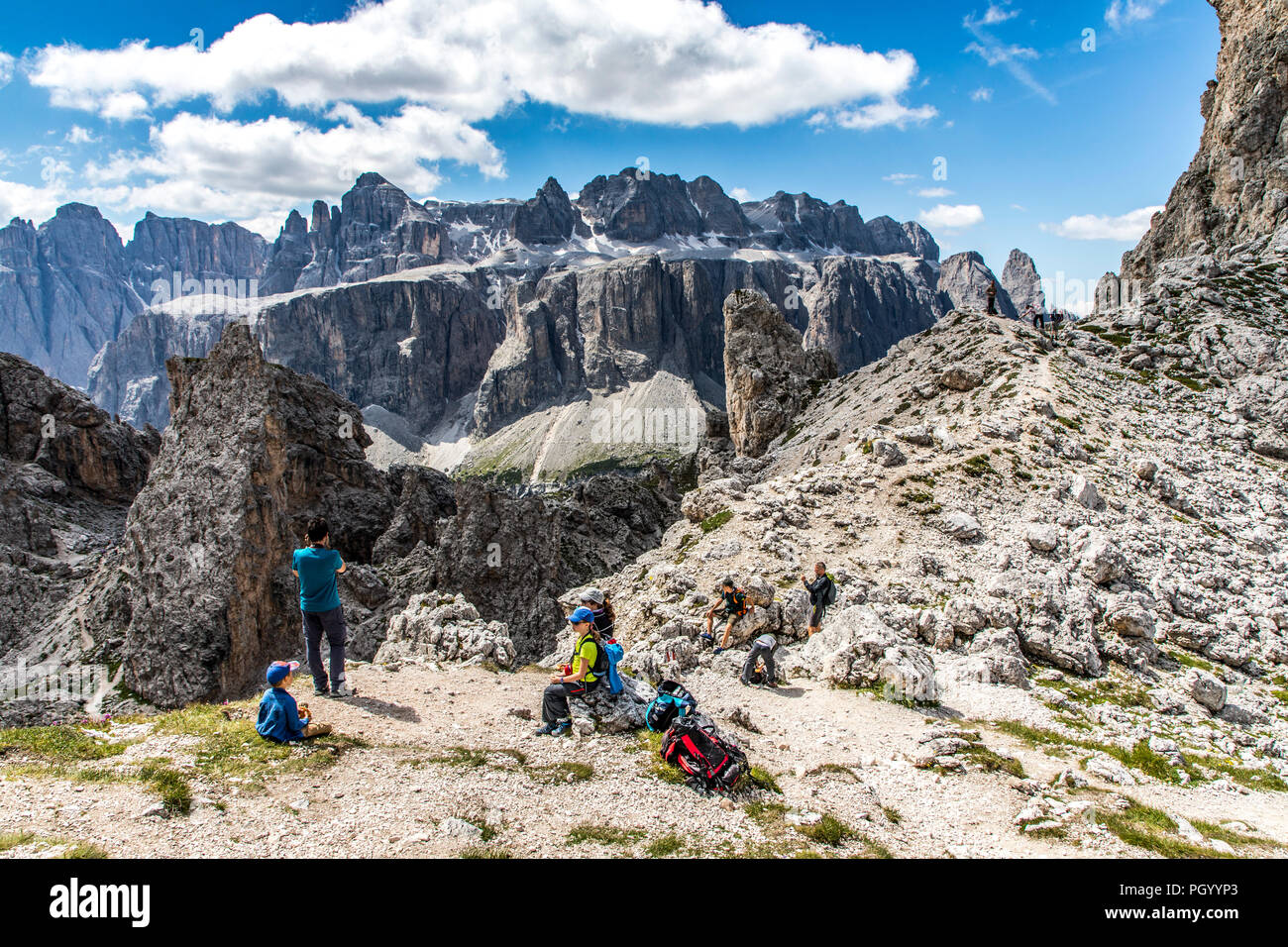 mountain-hiker-in-the-puez-geisler-nature-park-dolomites-south-tyrol