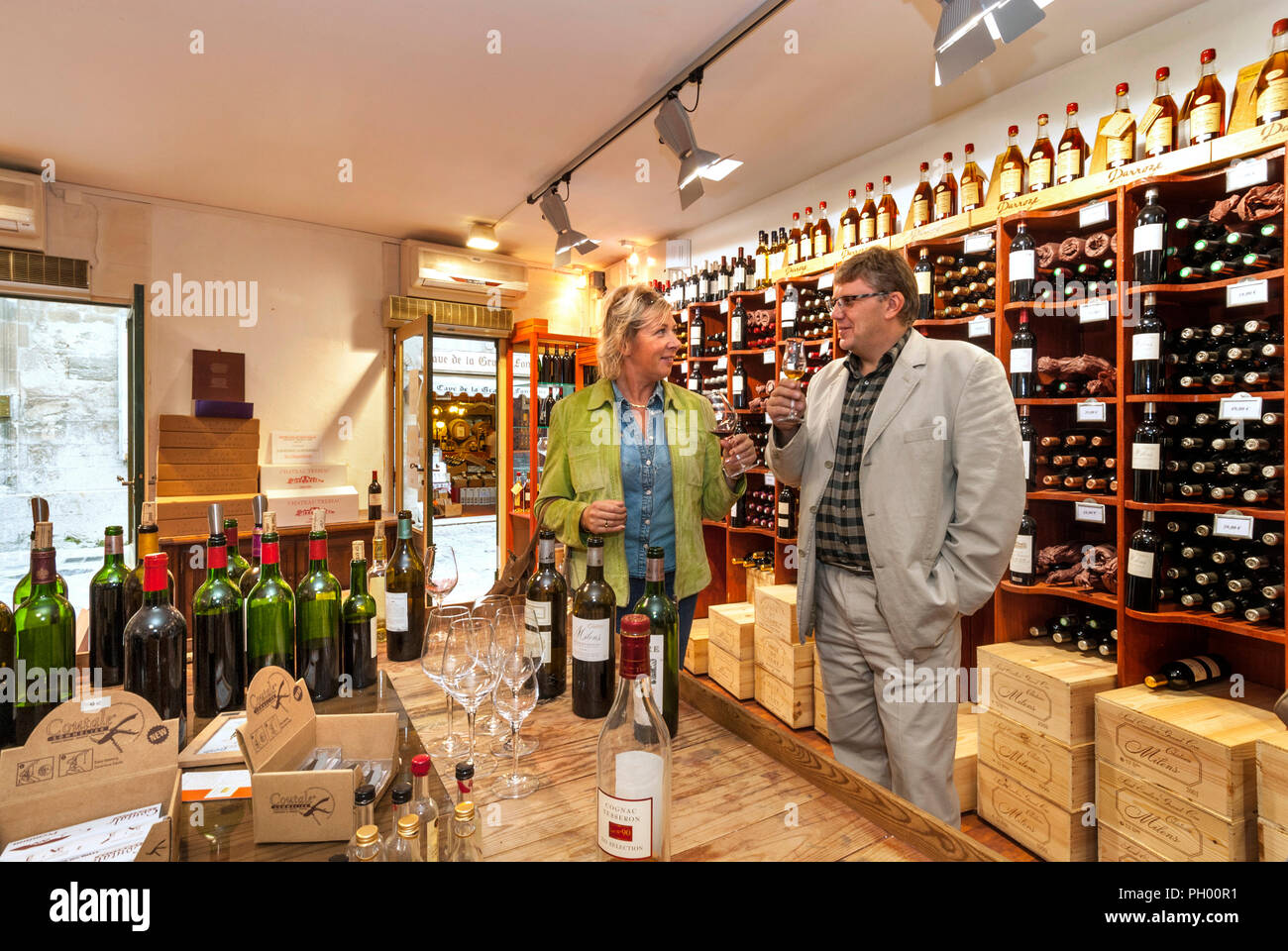 Fine wine tasting shop store hires stock photography and images Alamy