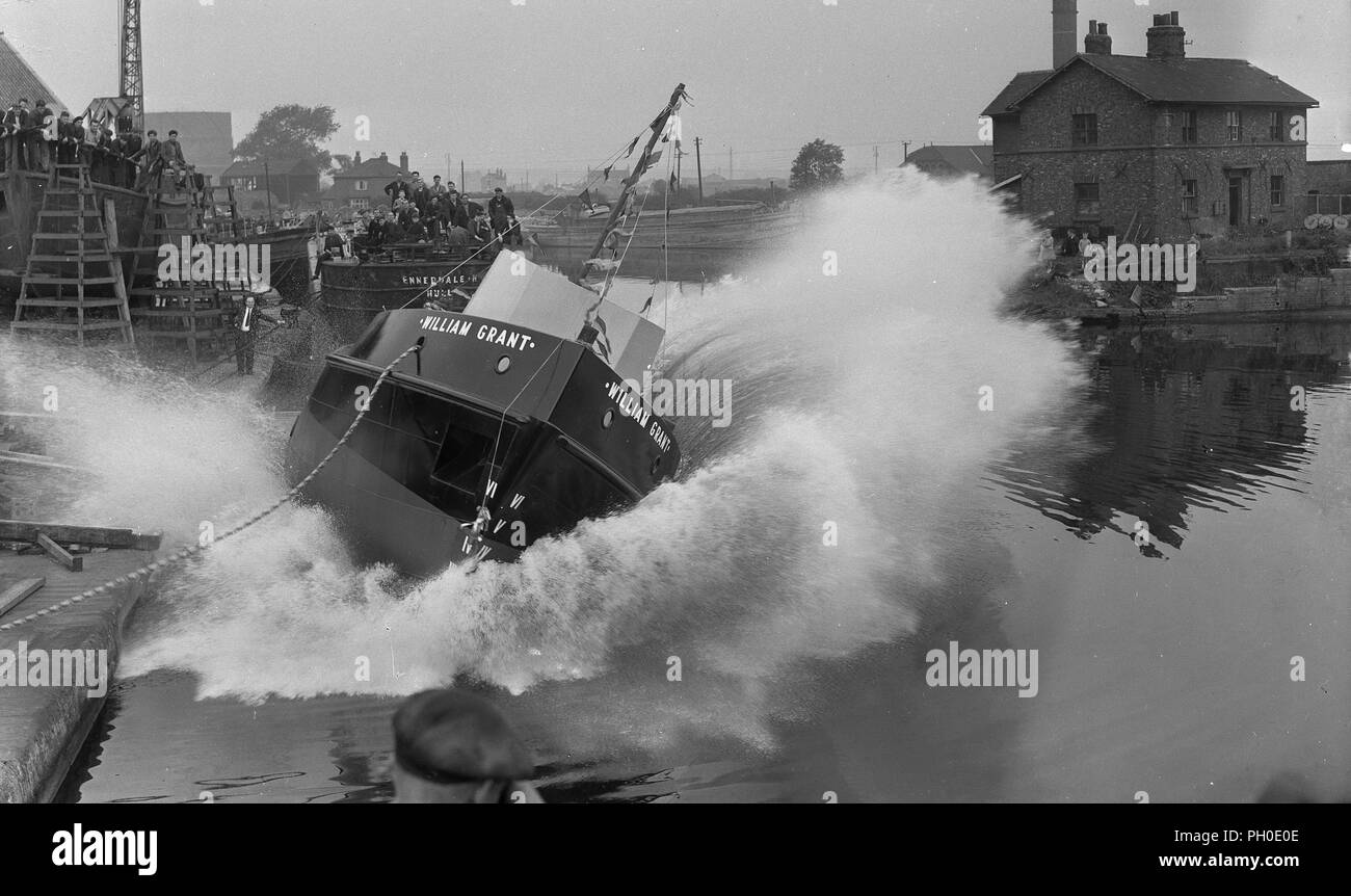 Boat launch Castleford slipway Stock Photo Alamy