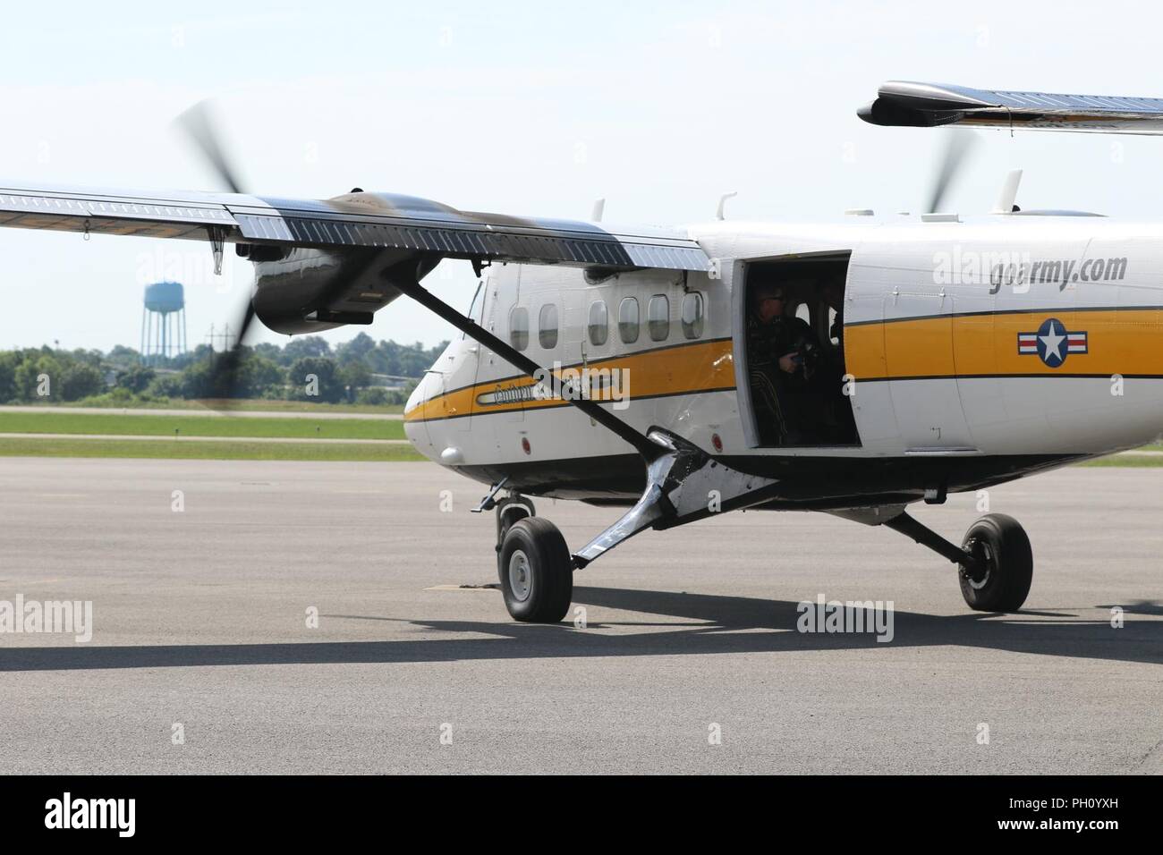 Jumping otter hires stock photography and images Alamy