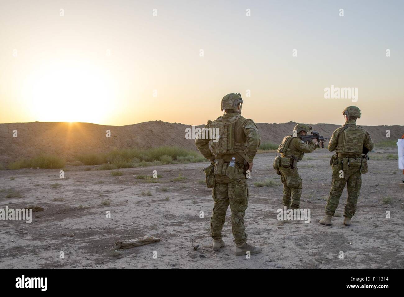 Australian regular army hi-res stock photography and images - Alamy