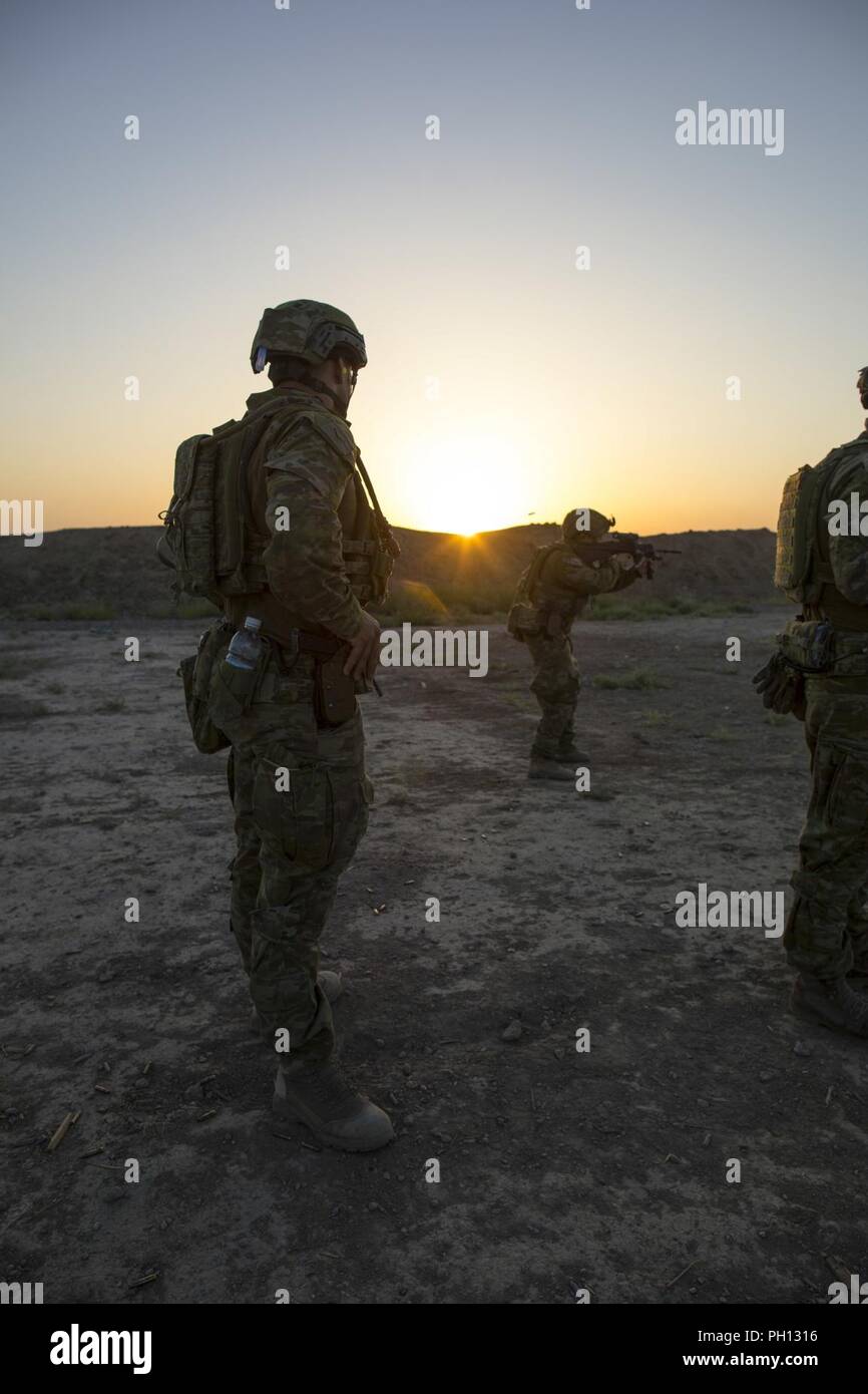 Australian regular army hi-res stock photography and images - Alamy