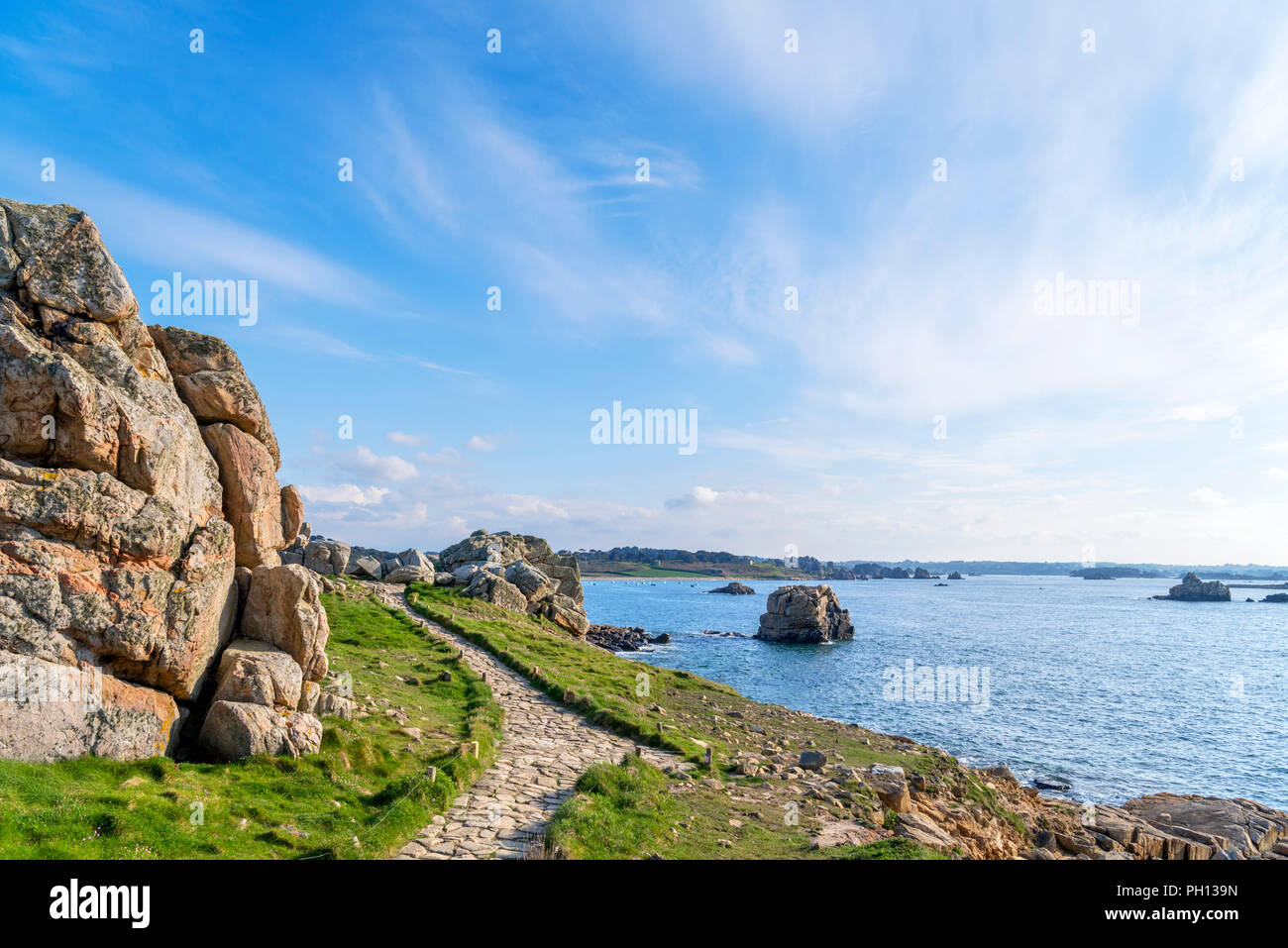 Le Gouffre du Castel-Meuru, Plougrescant, near Treguier, Cote de Granit Rose, Brittany, France Stock Photo