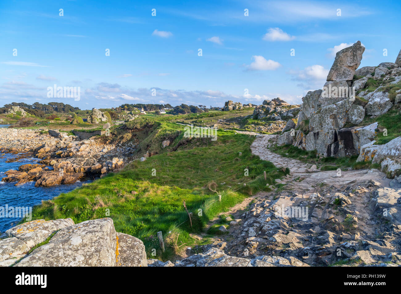 Le Gouffre du Castel-Meuru, Plougrescant, near Treguier, Cote de Granit Rose, Brittany, France Stock Photo