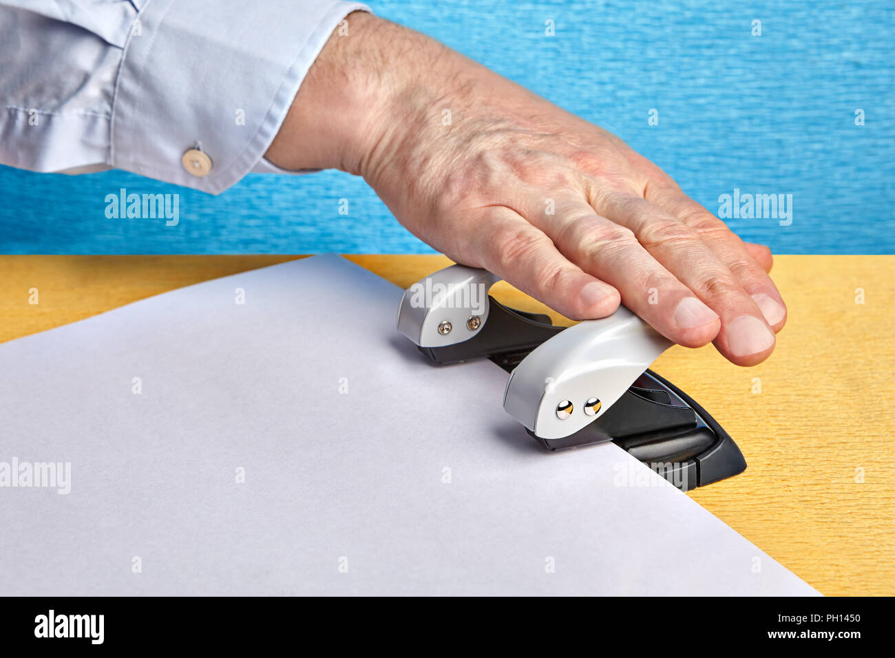 Paper Hole Punch Stock Photos & Paper Hole Punch Stock Images Alamy