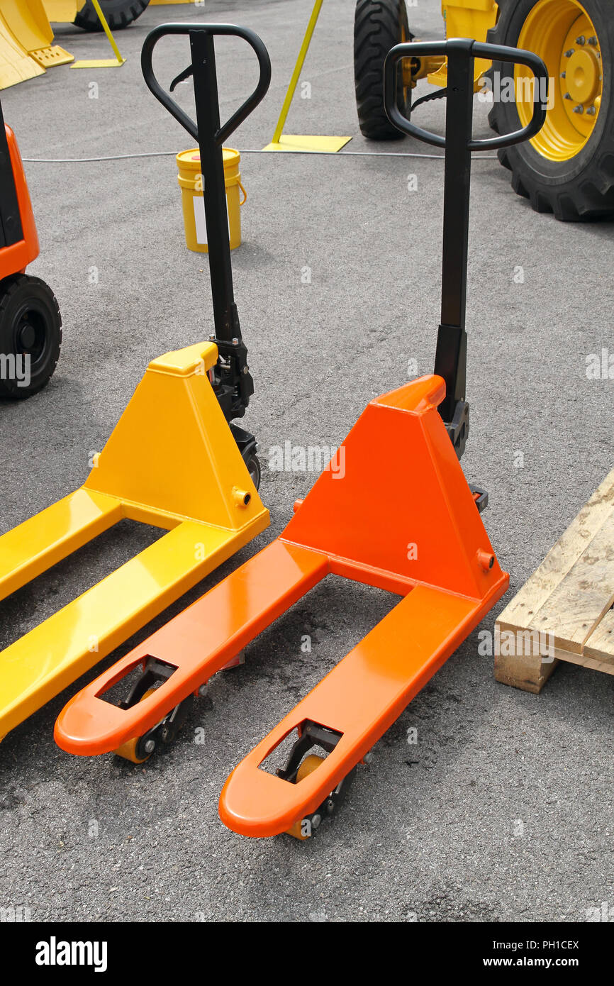 Pallet trucks hires stock photography and images Alamy