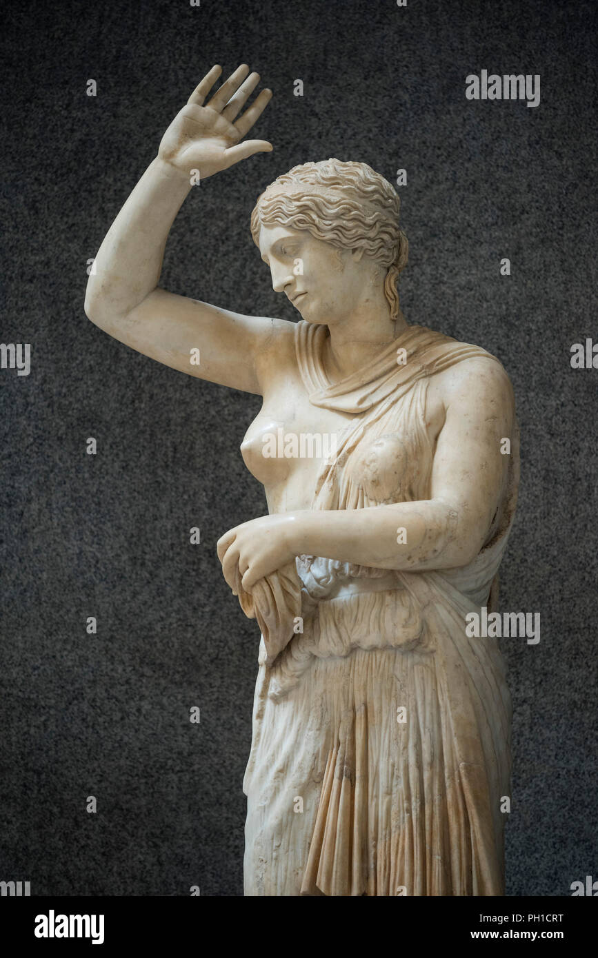 Rome. Italy. Statue of Wounded Amazon, Roman copy of an original by Polycletus (ca. 430 B.C.), Braccio Nouvo, Chiaramonti Museum, Vatican Museums. Mus Stock Photo