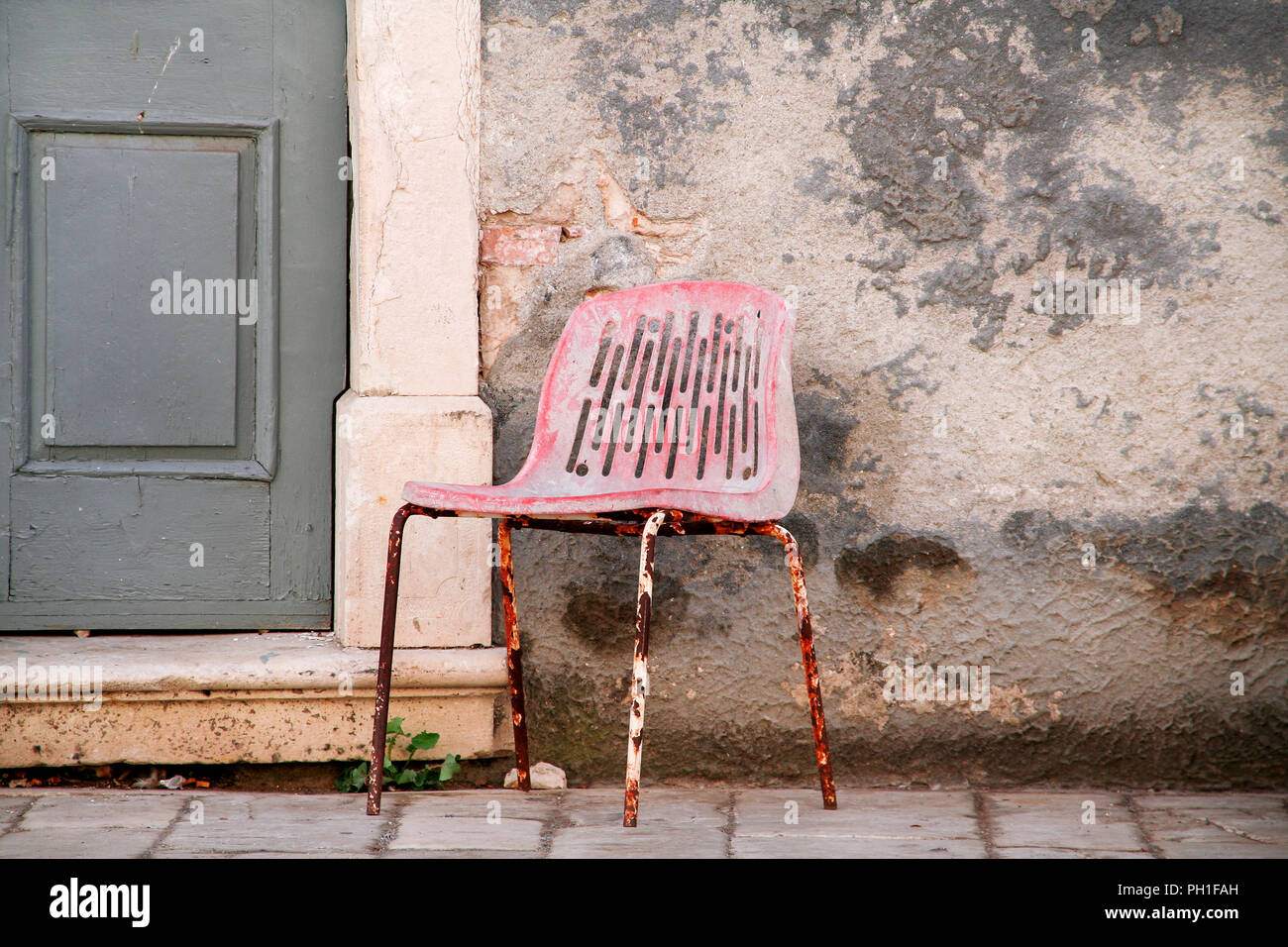 Old Doors House With Chair Old Vintage Entrance Doors With Chair