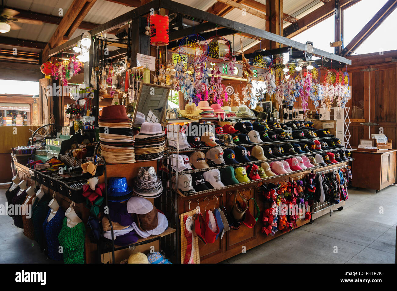 Hats for sale at River Street in Savannah Stock Photo Alamy