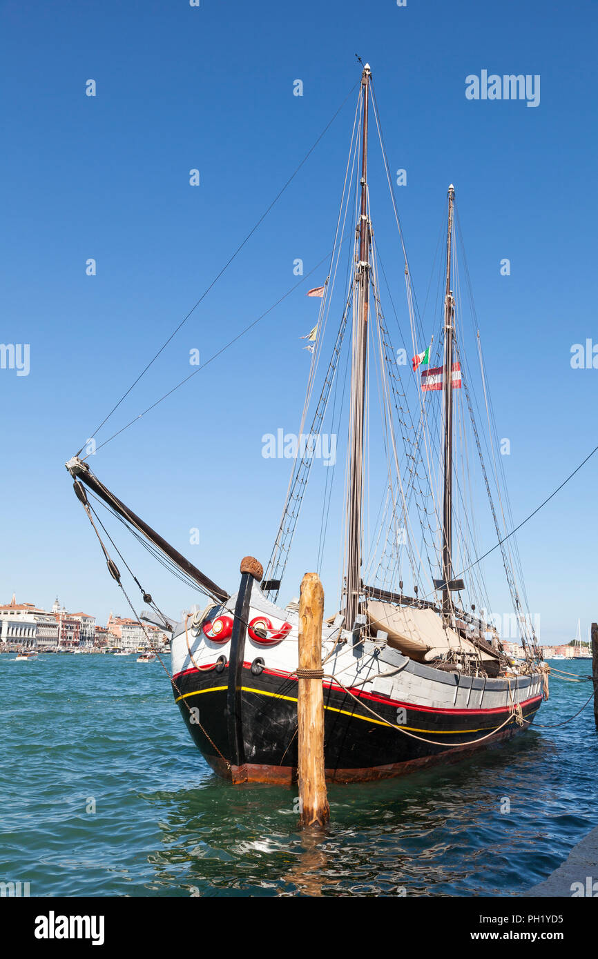 Trabaccolo (lugger), IL NUOVO TRIONFO, largest classic Adriatic boat  in sailing condition. Built Cattolica Shipyard 1926, Grand Canal, Venice, Italy Stock Photo