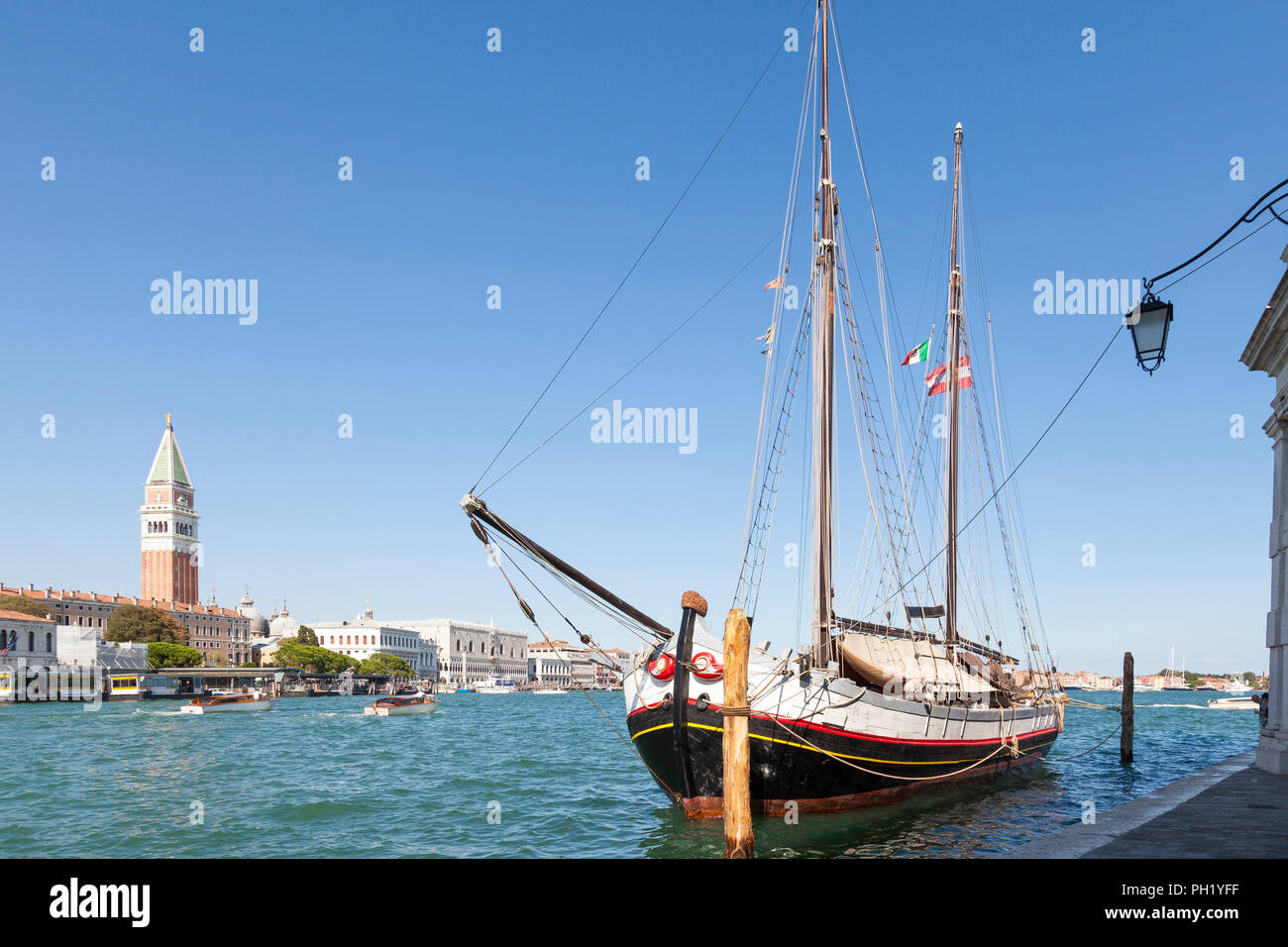 Trabaccolo (lugger), IL NUOVO TRIONFO, largest classic Adriatic boat  in sailing condition. Built Cattolica Shipyard 1926, Grand Canal, Venice, Italy Stock Photo