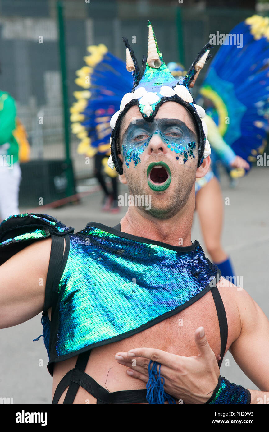 Notting hill carnival dancers 2018 hi-res stock photography and images ...