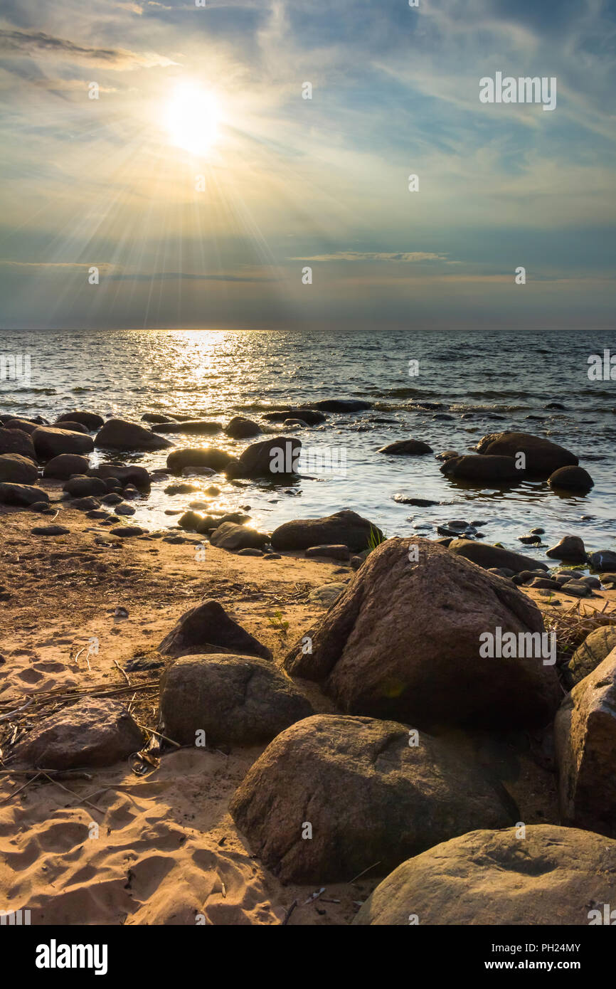 Rocky beach sunset hi-res stock photography and images - Alamy