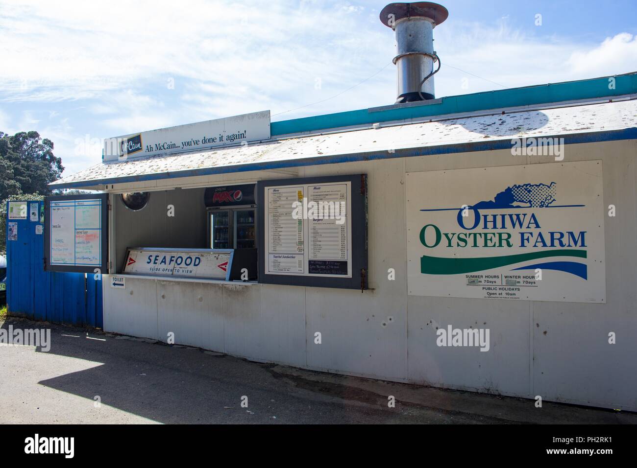 Ohiwa oyster farm hires stock photography and images Alamy