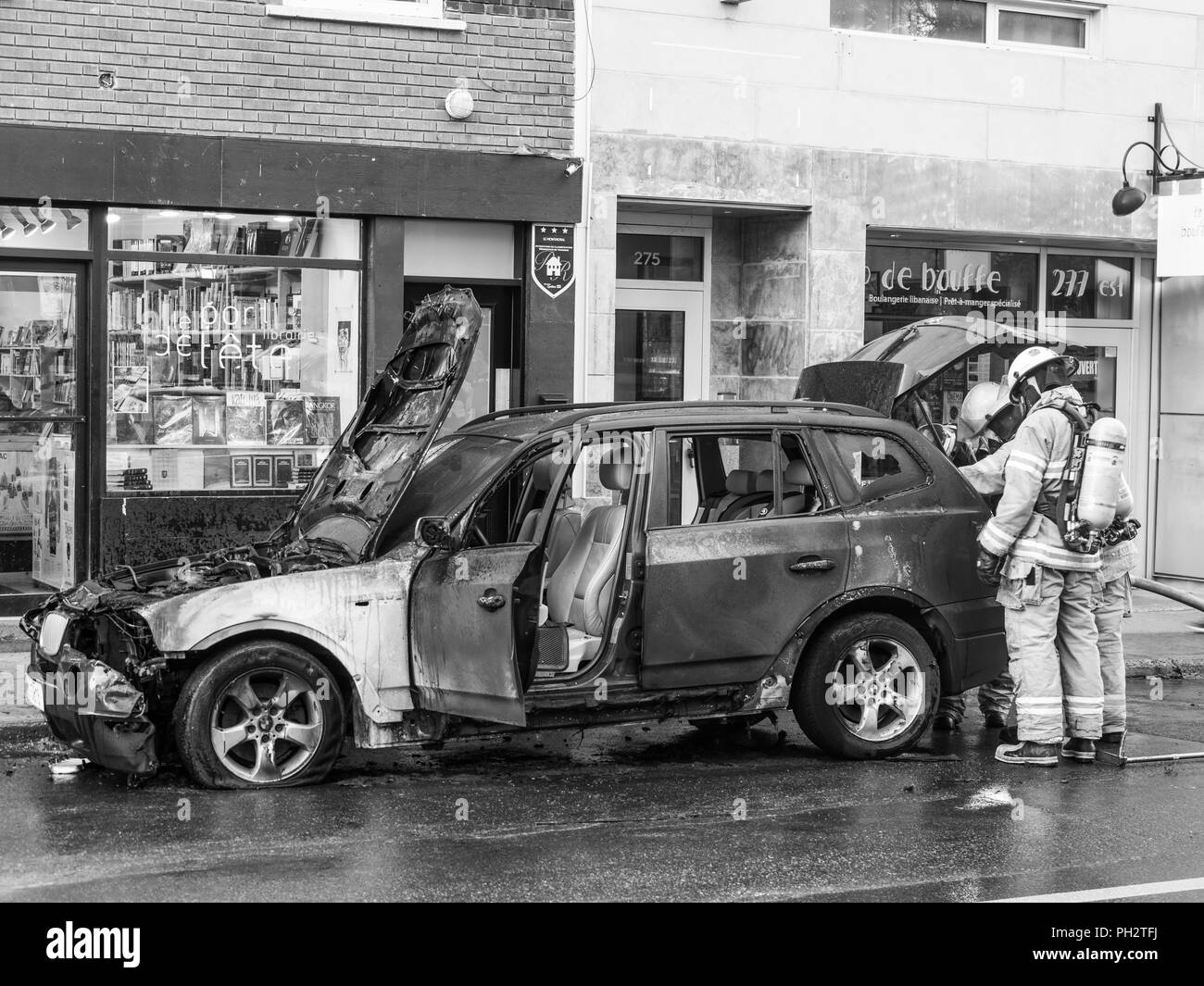 Car accident Black and White Stock Photos & Images - Alamy
