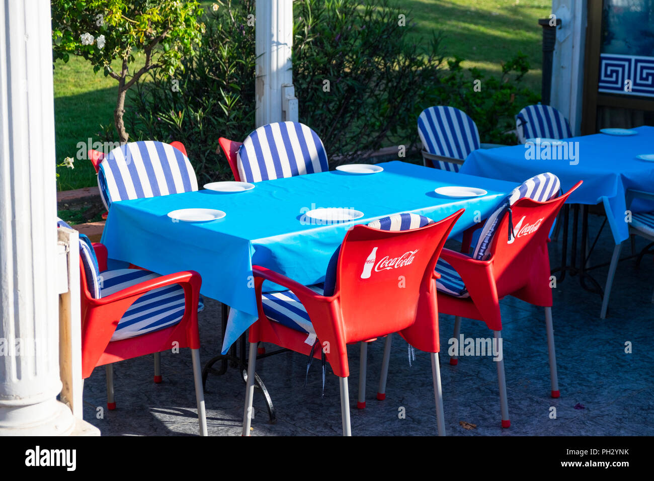 Empty Table Stock Photos Empty Table Stock Images Alamy