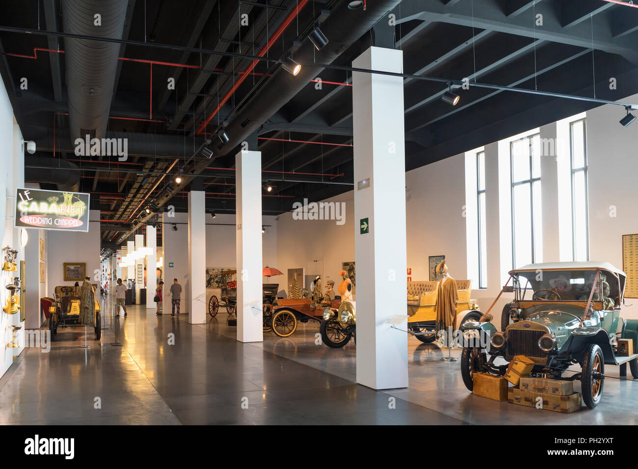 Malaga de moda hires stock photography and images Alamy