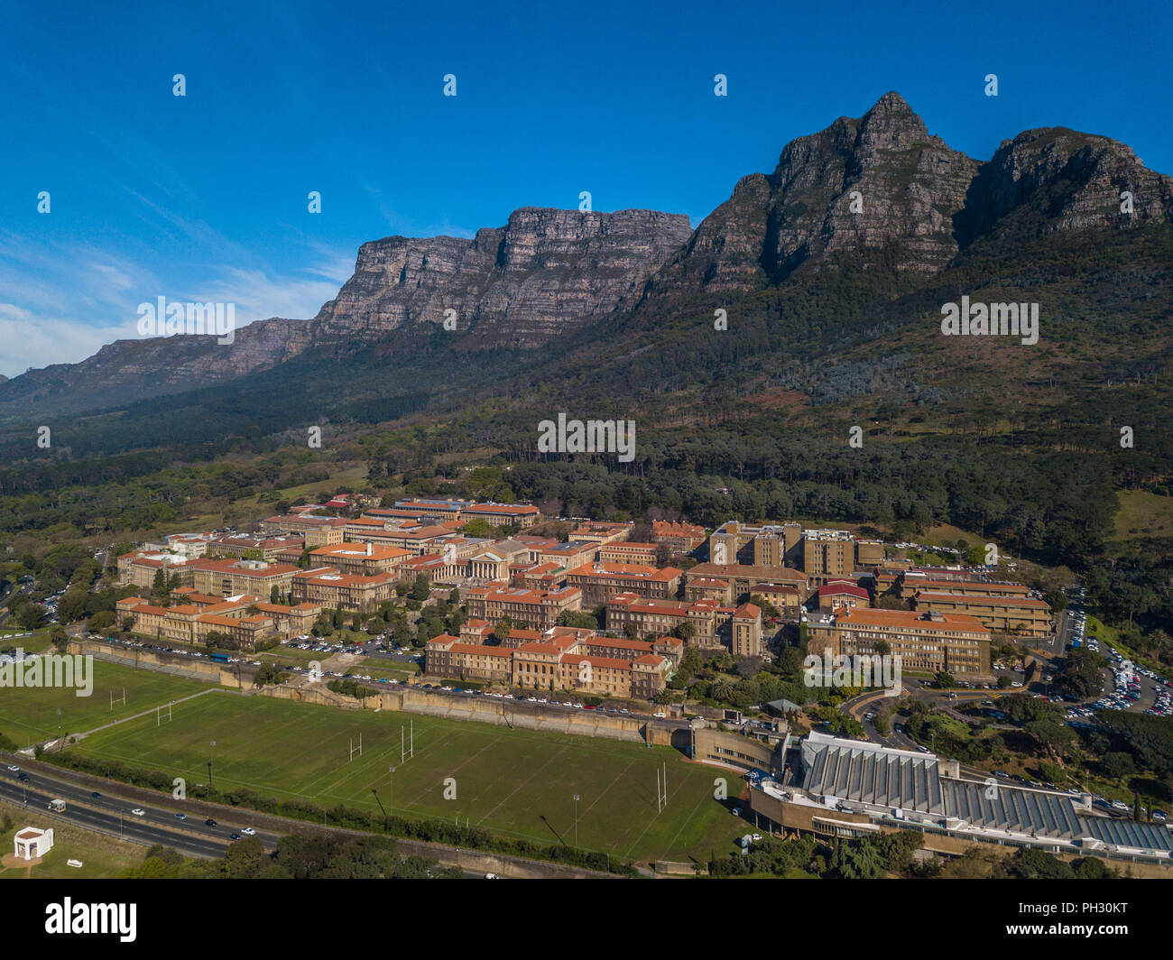 Aerial View Of The University Of Cape Town Under The Towering Peaks Of Devil S Peak Stock Photo Alamy