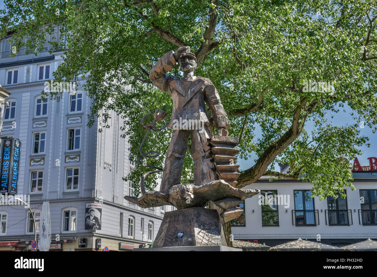 Hans-Albers-Statue, Hans-Albers-Platz, St. Pauli, Hamburg, Deutschland Stock Photo