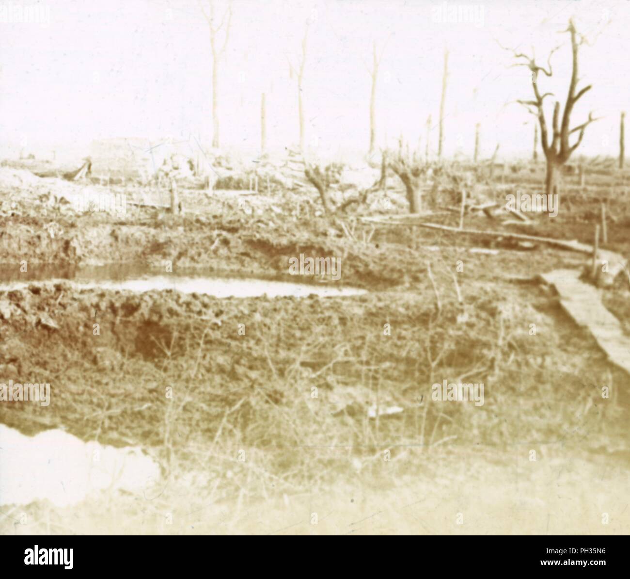 Battlefield devastation hi-res stock photography and images - Alamy