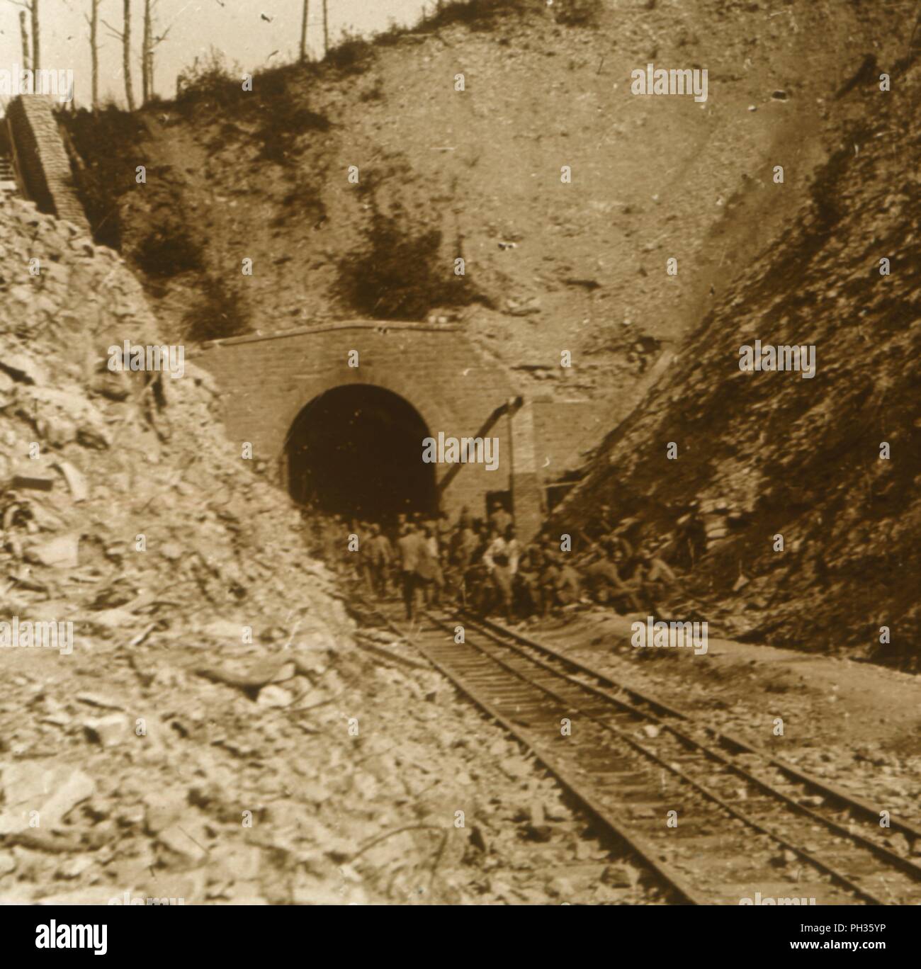 World war i france tunnel hi-res stock photography and images - Alamy