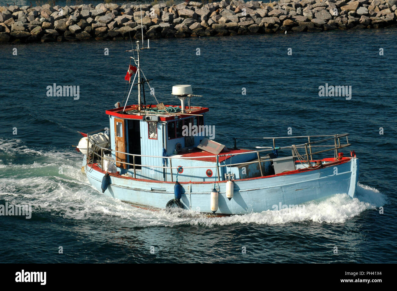 Radar on fishing boat hi-res stock photography and images - Alamy