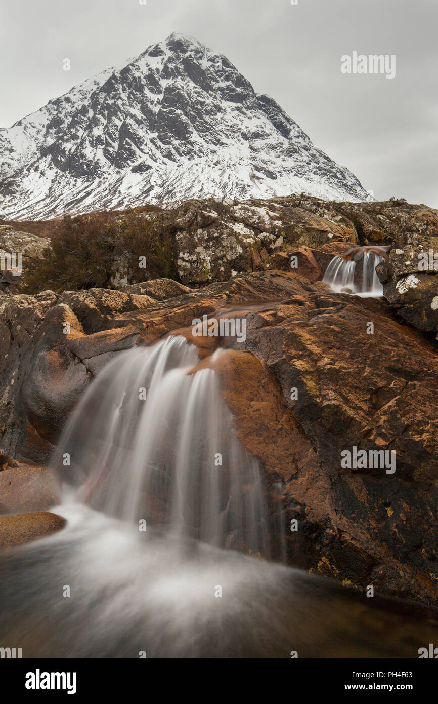 Mountain Buachaille Etive Mor and the river Caupall. Glen Etive, Rannoch Moor, Highlands, Scotland, Great Britain Stock Photo