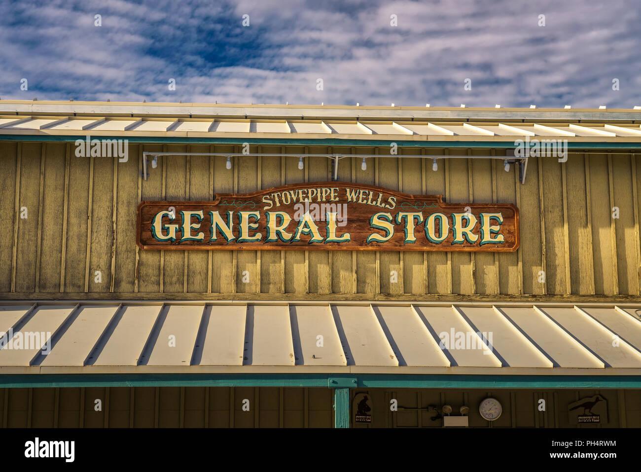 Vintage general store interior hi-res stock photography and images - Alamy