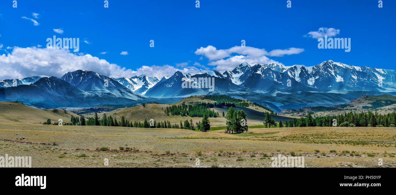 North-Chuya ridge or Severo-Chuiskii range - chain of mountains in Altai republic, Russia - summer mountain landscape with Chuya steppe with sparsely  Stock Photo