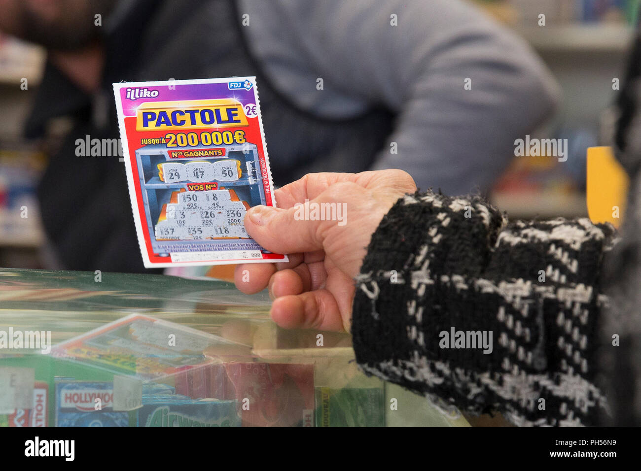 Jeux de grattage fdj hi-res stock photography and images - Alamy