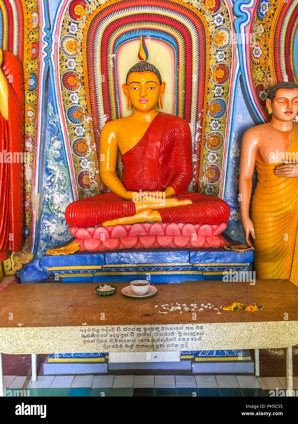 Buddha Statue, Sri Lanka Stock Photo Alamy