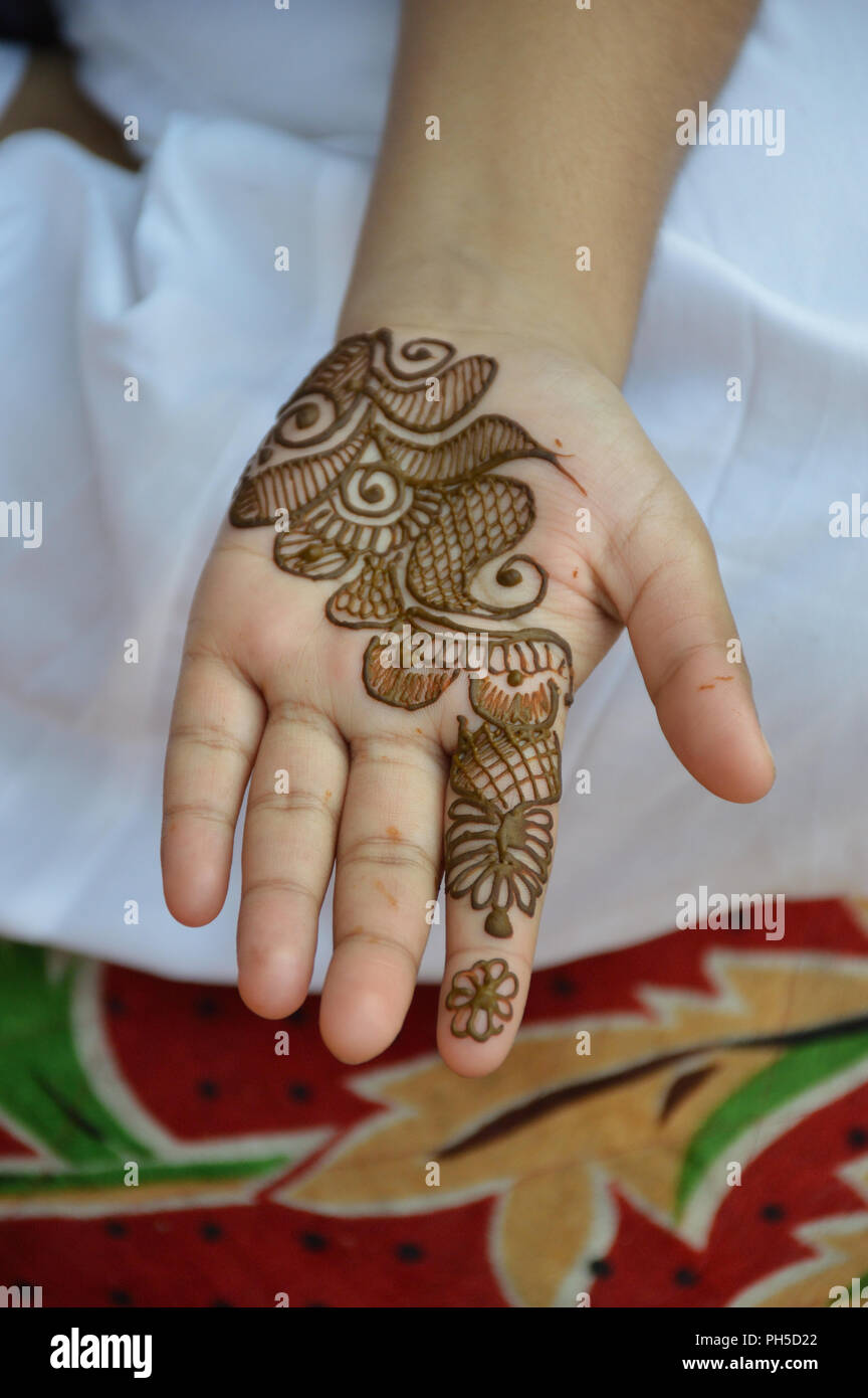 Mehndi Design High Resolution Stock Photography And Images Alamy