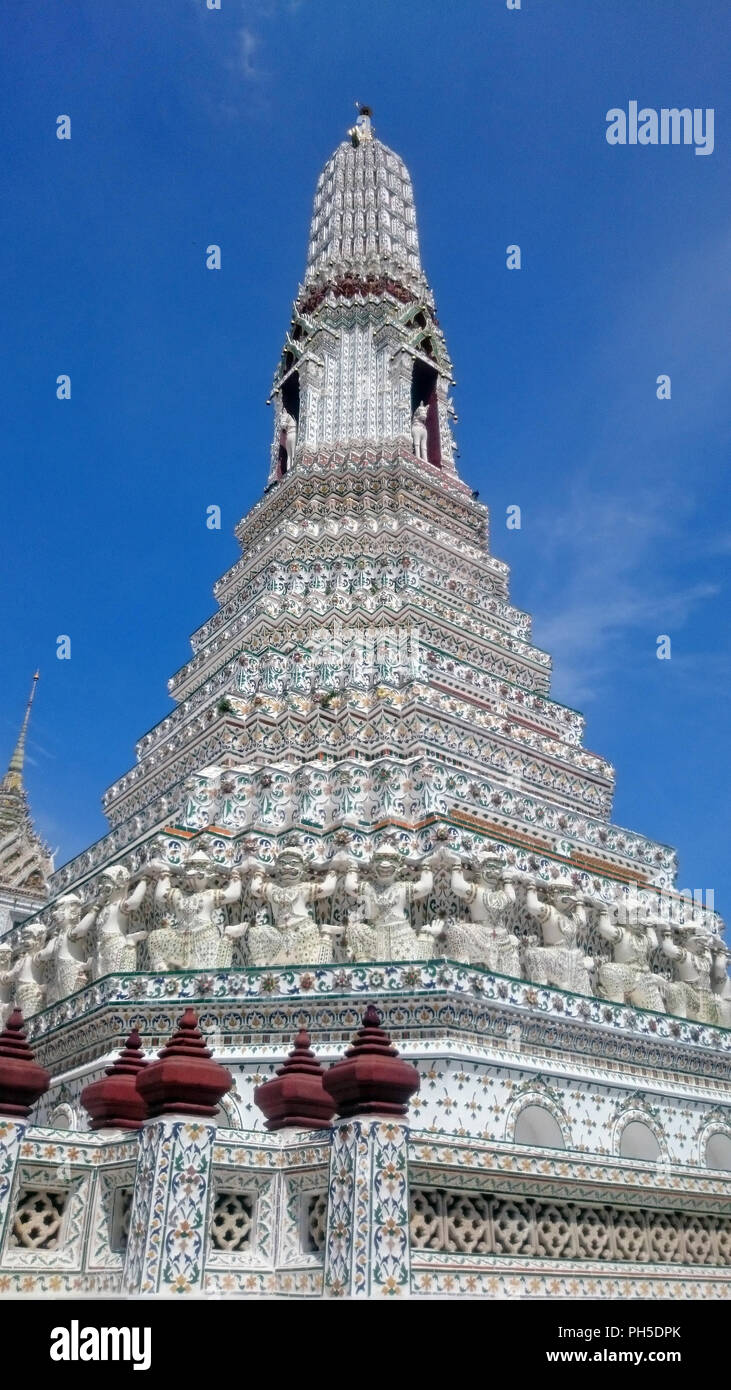Impressive architecture hi-res stock photography and images - Alamy