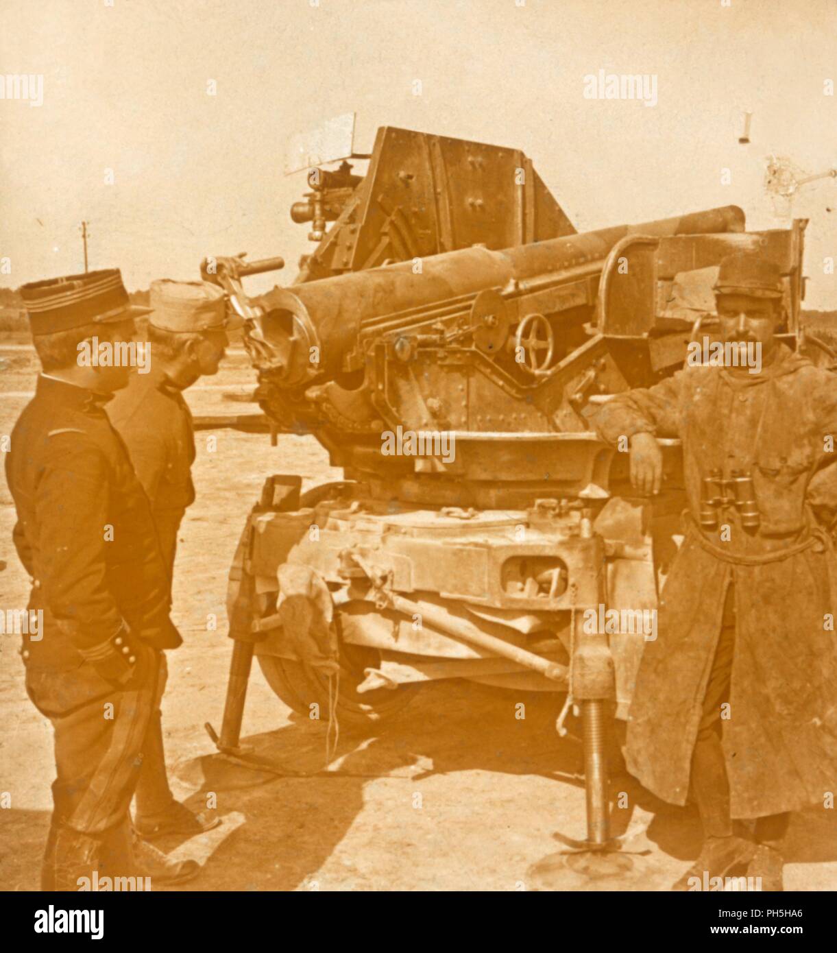 75 automatic anti-aircraft gun, c1914-c1918. Artist: Unknown. Stock Photo