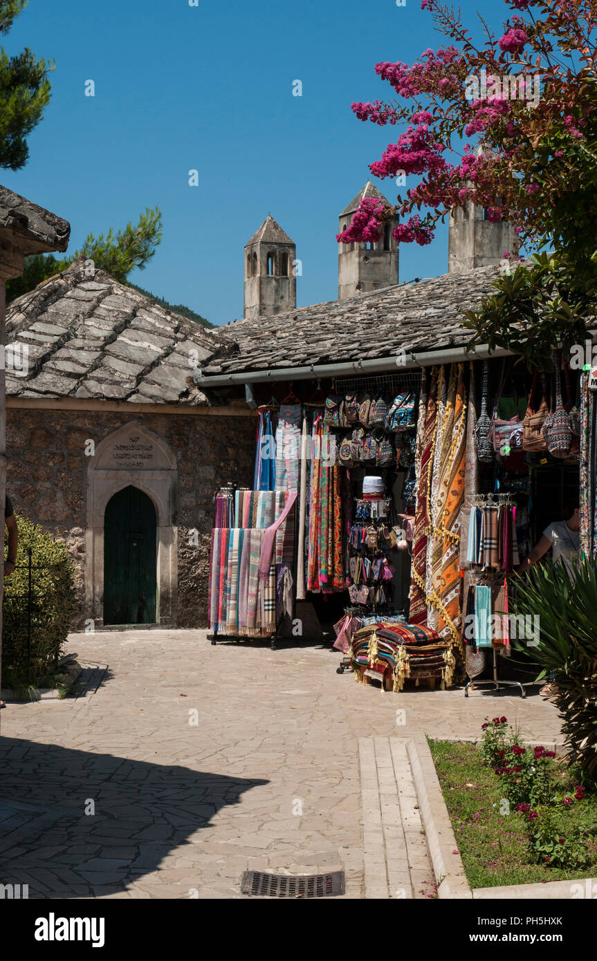 Bosnia Herzegovina, Europe: the bazaar and souvenir shops in the courtyard of the Koski Mehmed Pasha Mosque, the second biggest mosque in Mostar Stock Photo