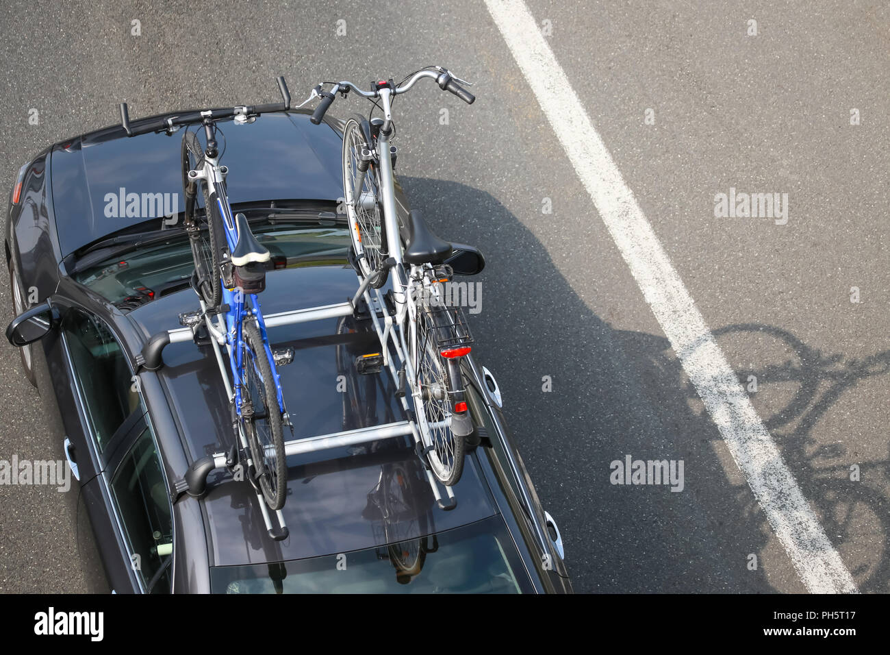 Bicycle mount on car hi res stock photography and images Alamy