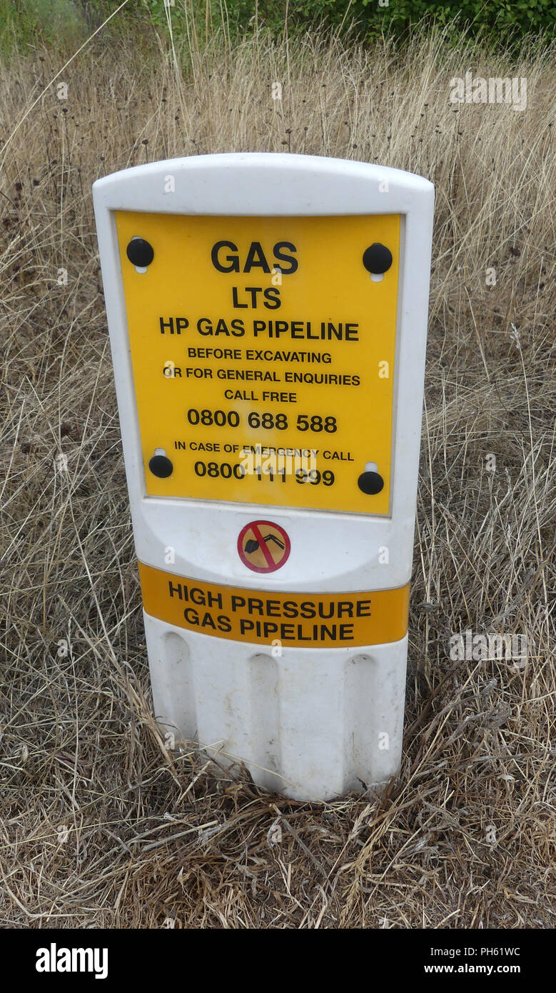 GAS LINE MARKER in Berkshire, England. Photo: Tony Gale Stock Photo