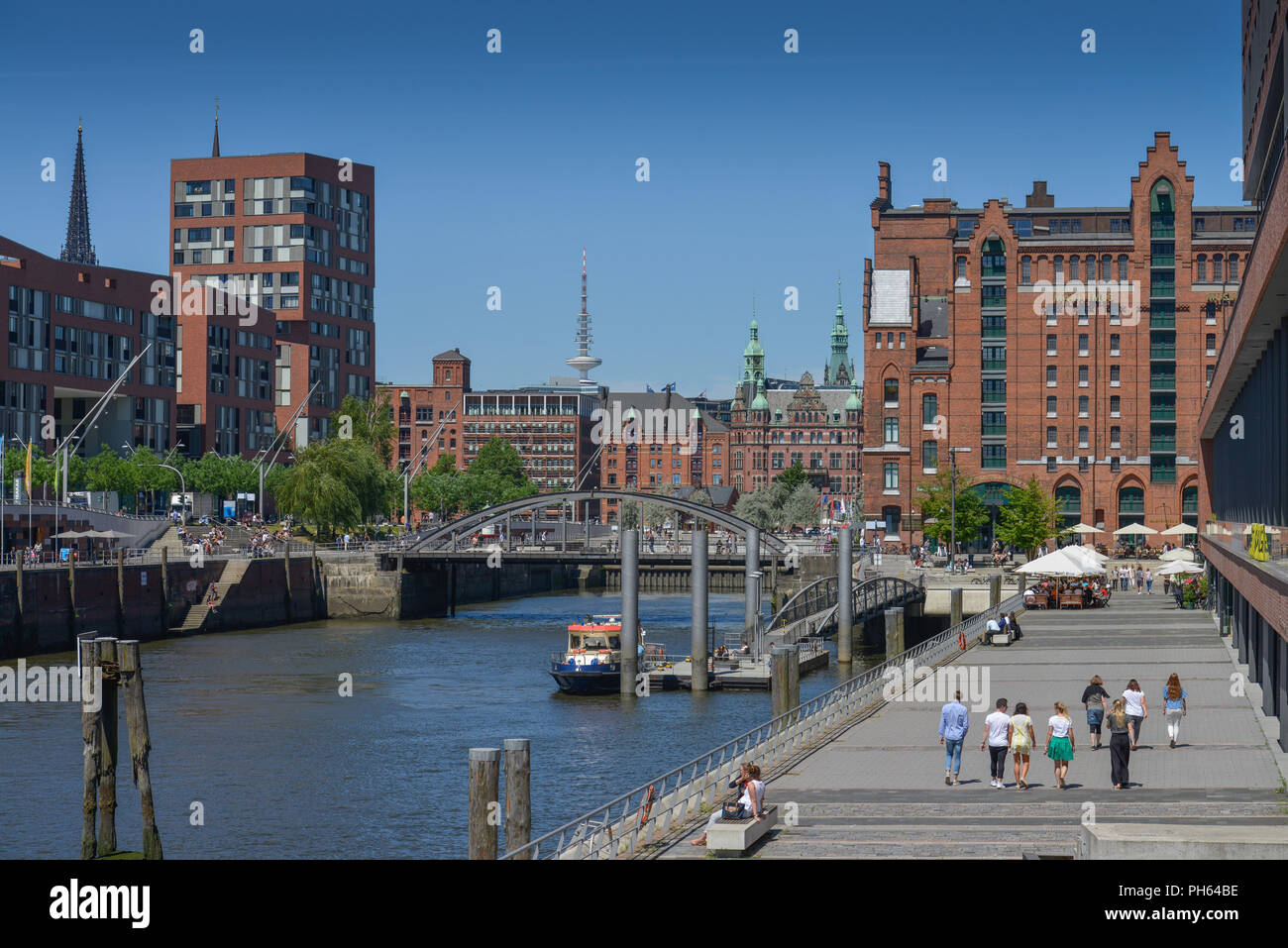 Magdeburger Hafen, Busanbruecke, Internationales Maritimes Museum, Elbtorquartier, Hafencity, Hamburg, Deutschland Stock Photo