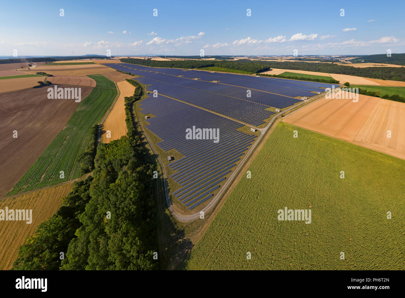 Solar farm aerial hi-res stock photography and images - Alamy