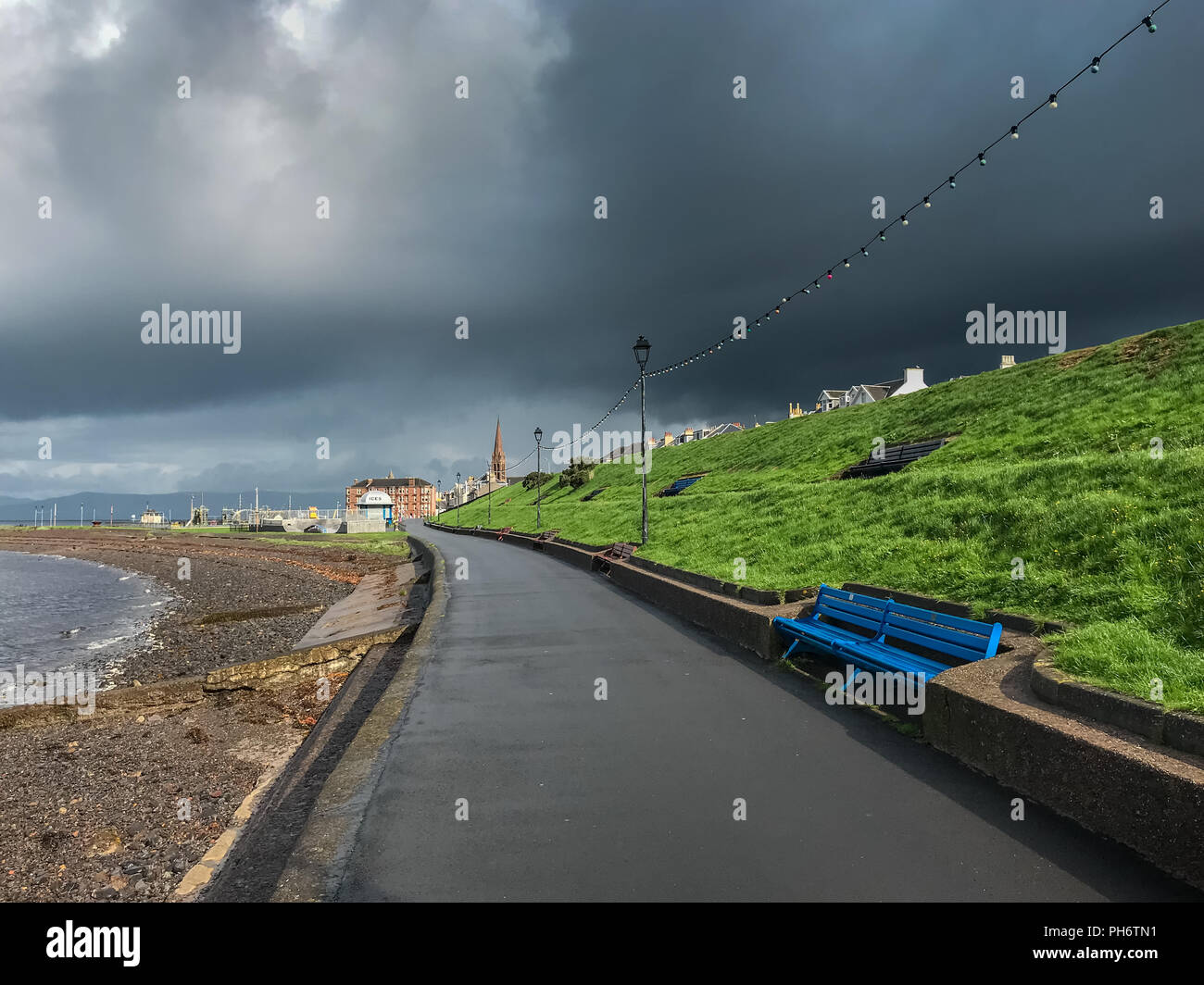 Largs Promenade looking North into the town just before heavy rain and ...
