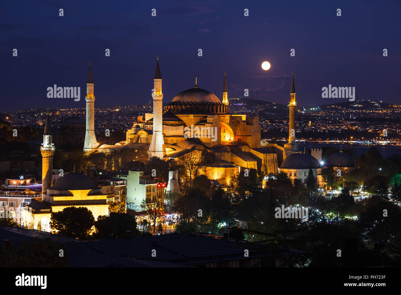 Moonrise at aya sofya in istanbul Stock Photo