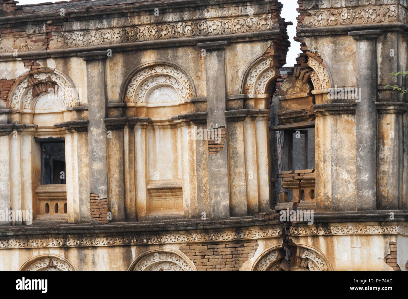 House destroyed by earthquake hires stock photography and images Alamy
